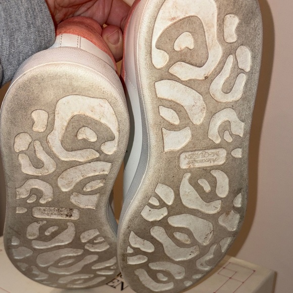 Alexander McQueen Oversized Sneakers in Coral - Picture 5 of 6